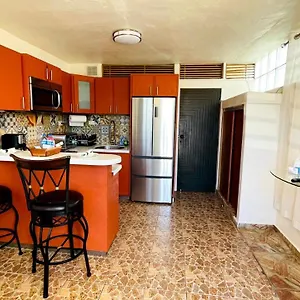 Apartment Cozy Retreat With Private Parking And Free Laundry